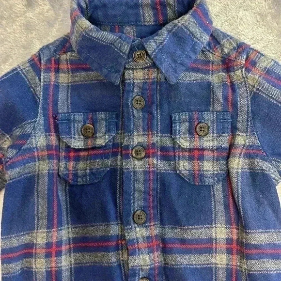 OshKosh B'gosh - long sleeve flannel button down onesie. Size 6 month - Picture 4 of 4